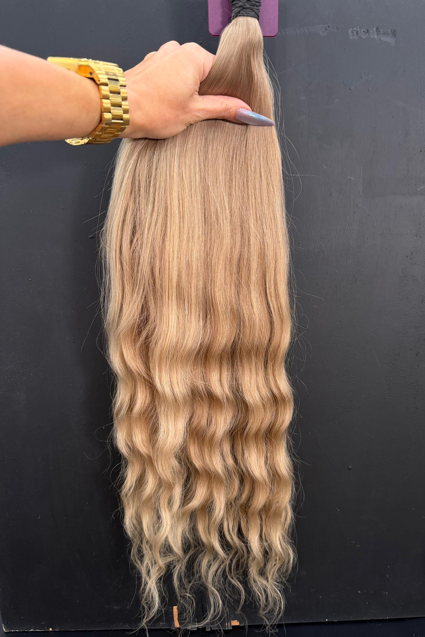 BULK COLORED SLAVIC SLIGHT WAVE 67cm : 136g