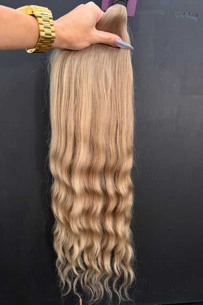 BULK COLORED SLAVIC SLIGHT WAVE 67cm : 136g