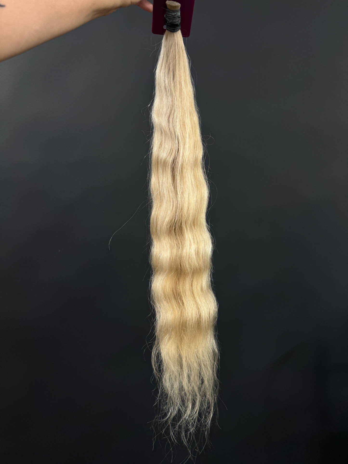 BULK COLORED SLAVIC SLIGHT WAVE 63cm : 114g