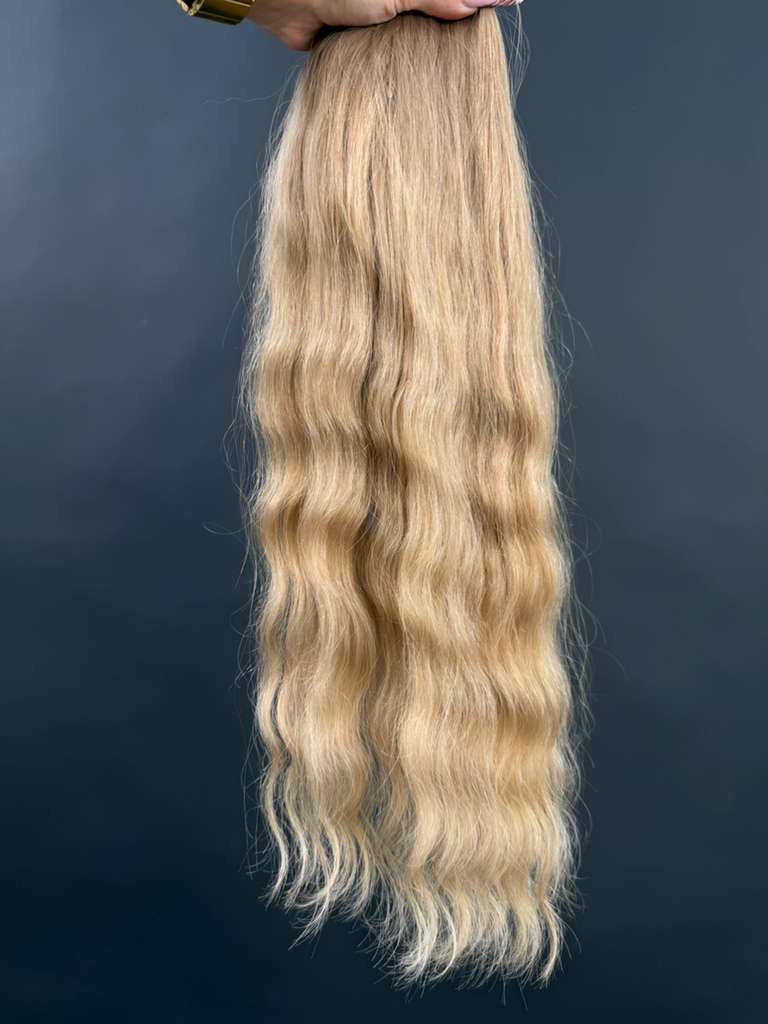 BULK COLORED SLAVIC SLIGHT WAVE 61cm : 136g