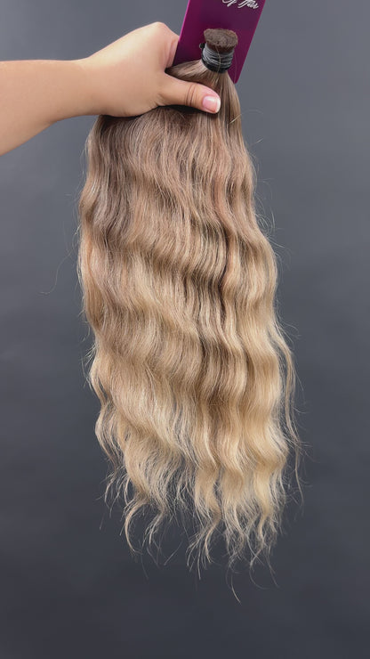 BULK COLORED SLAVIC SLIGHT WAVE 46cm : 104g